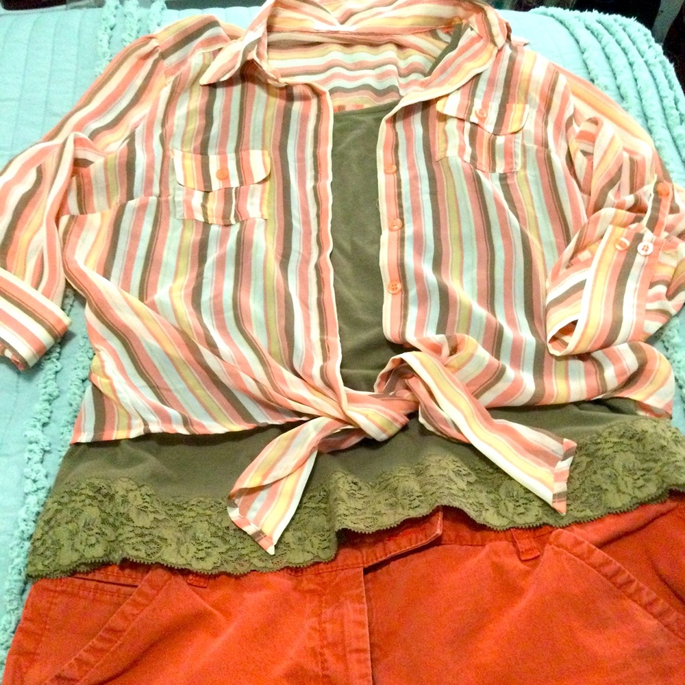 Striped button up blouse w/tank and size 9 pants